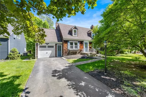 45 Lehn Springs Dr, Amherst, NY 14221