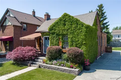 354 Wardman Rd, Kenmore, NY 14217