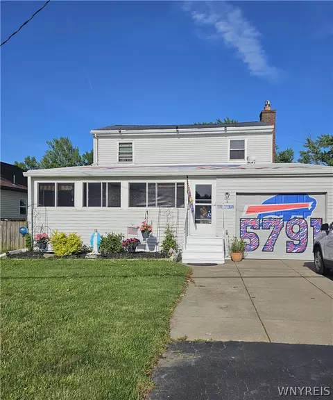 5791 Elmhurst Rd, Lake View, NY 14085