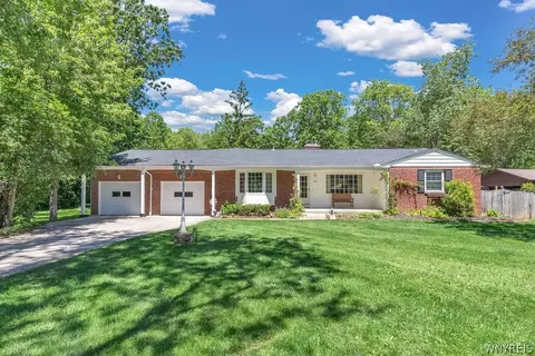 2133 Ferry Rd, Grand Island, NY 14072