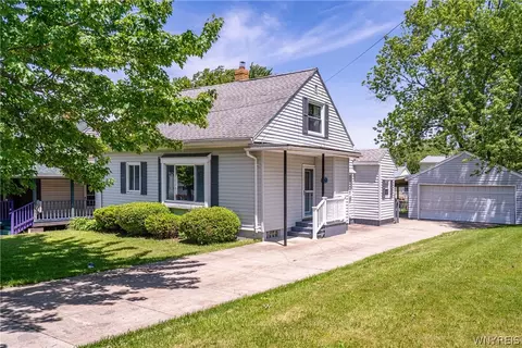 2662 Greenfield Ave, Hamburg, NY 14075