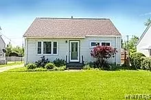 105 Nokomis Pkwy, Cheektowaga, NY 14225
