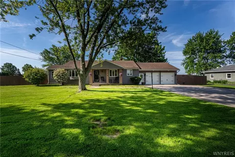 3174 Lockport Rd, Wheatfield, NY 14132