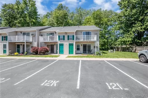 12 Sunmist Sq #12L, Amherst, NY 14228
