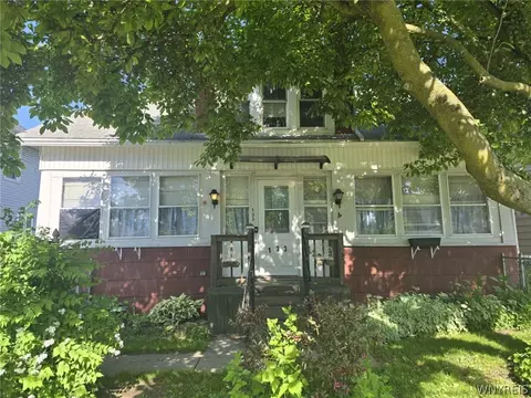 133 79th St, Niagara Falls, NY 14304