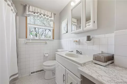 Bath - 86 Patsy Ln, Depew, NY 14043 photo 3 of 3