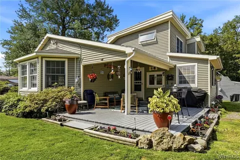 9342 Lake Shore Rd, Evans, NY 14006