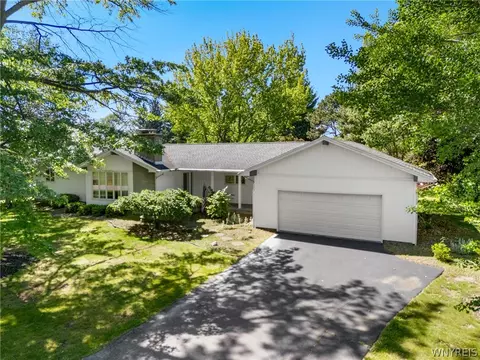 3750 Wildwood Dr, Dunkirk, NY 14048