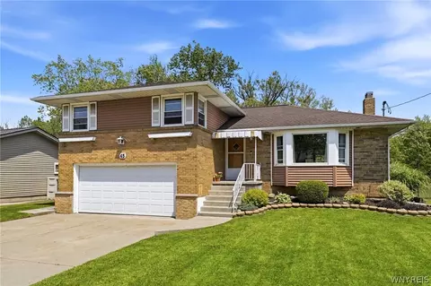 45 S Harvest St, Amherst, NY 14221