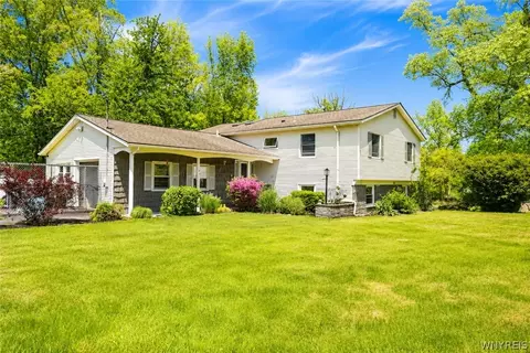 43 Hill Rd, Parma, NY 14468