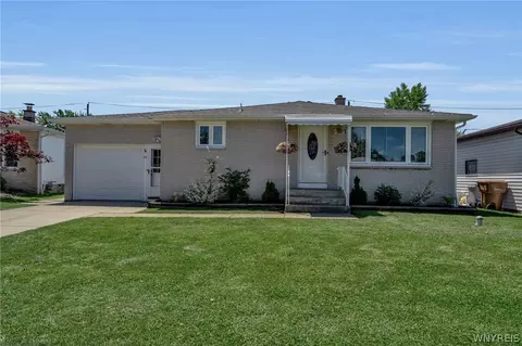 87 Knollwood Dr, Cheektowaga, NY 14227