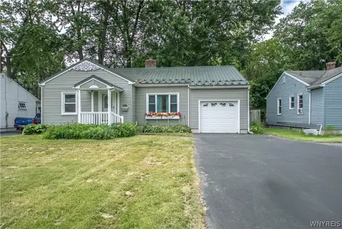 11 Davison Rd, Lockport, NY 14094