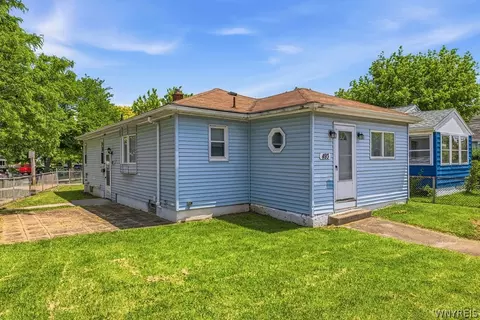 493 Hyde Park Blvd, Niagara Falls, NY 14303