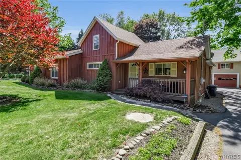 1713 Grover Rd, Aurora, NY 14052