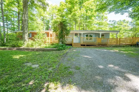 1928 Reading Rd, Aurora, NY 14170