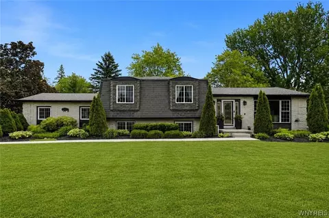 5015 Mckinley Pkwy, Hamburg, NY 14075