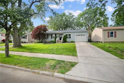334 Desmond Dr, Tonawanda, NY 14150