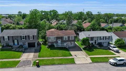 34 Yvette Dr, Cheektowaga, NY 14227
