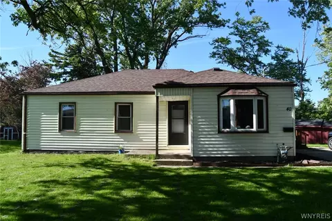 40 North Dr, Lackawanna, NY 14218