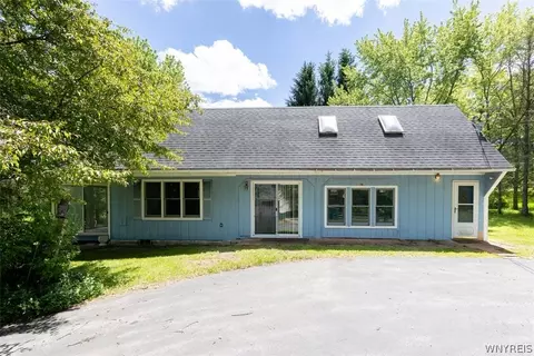1827 Maxon Rd, Bennington, NY 14011