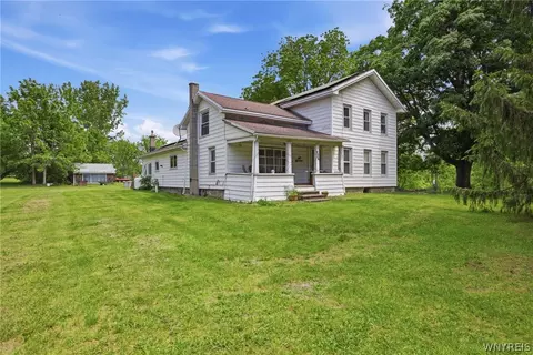 9328 Foote Rd, Royalton, NY 14001