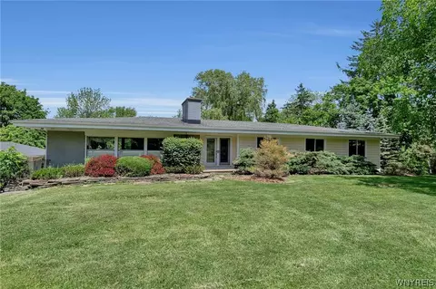 7932 Quaker Rd, Orchard Park, NY 14127