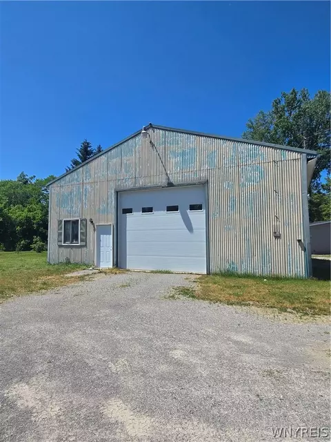 Exterior - 12507 Ridge Rd, Ridgeway, NY 14103 photo 5 of 5