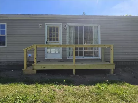 Exterior - 12507 Ridge Rd, Ridgeway, NY 14103 photo 3 of 5