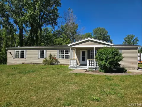12507 Ridge Rd, Ridgeway, NY 14103