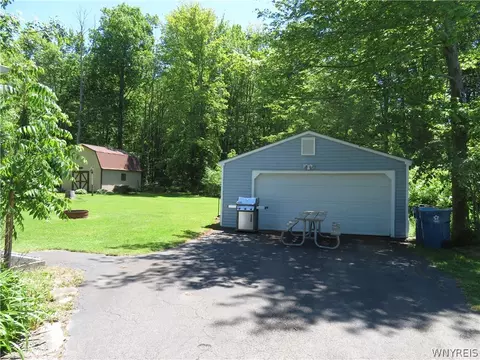 Exterior - 571 Tuscarora Rd, Evans, NY 14006 photo 5 of 7