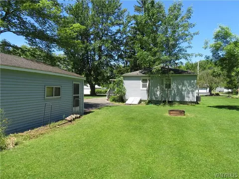 Exterior - 571 Tuscarora Rd, Evans, NY 14006 photo 6 of 7