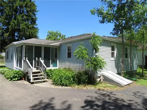 Exterior - 571 Tuscarora Rd, Evans, NY 14006 photo 3 of 7