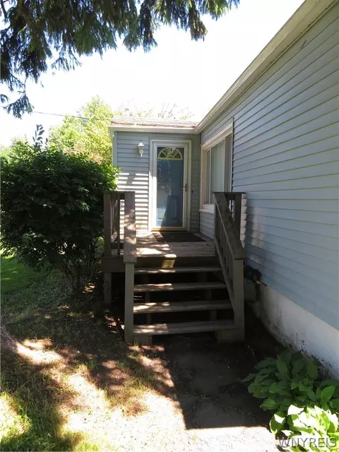 Exterior - 571 Tuscarora Rd, Evans, NY 14006 photo 2 of 7