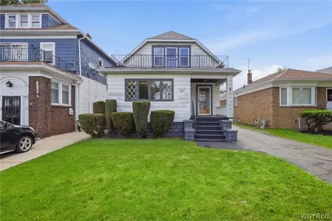 73 Saint Marys Rd, Buffalo, NY 14211