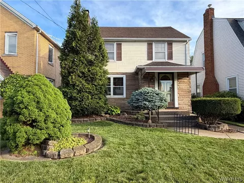 2721 Weston Ave, Niagara Falls, NY 14305