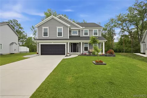 13 Canalview Ter, Amherst, NY 14228