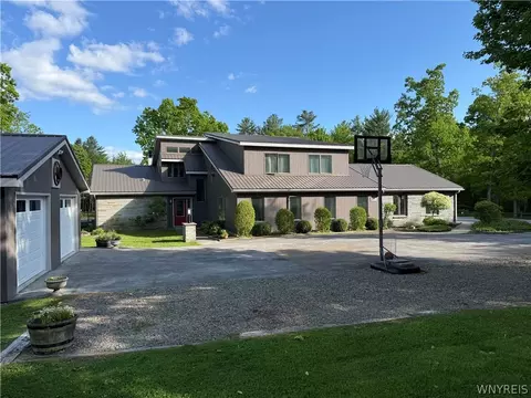471 Troy Rd, Danby, NY 14850