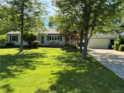 7020 Potter Rd, Evans, NY 14047