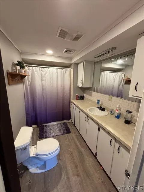 Bath - 1874 Hess Rd, Appleton, NY 14008 photo 2 of 2