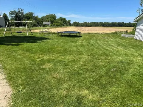 Exterior - 1874 Hess Rd, Appleton, NY 14008 photo 5 of 6