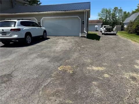 Exterior - 1874 Hess Rd, Appleton, NY 14008 photo 3 of 6
