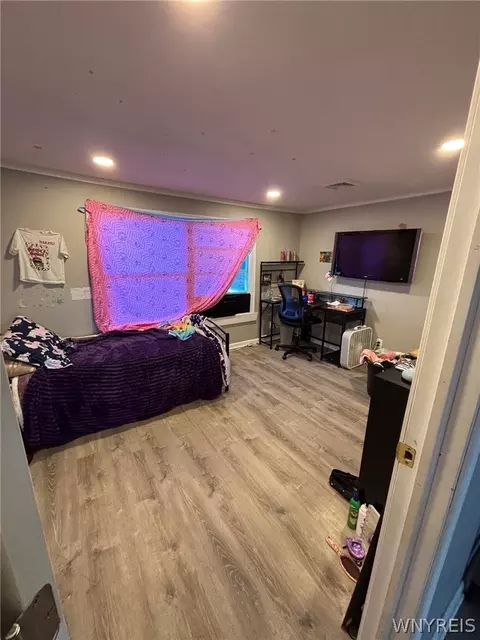 Bedroom - 1874 Hess Rd, Appleton, NY 14008 photo 5 of 7