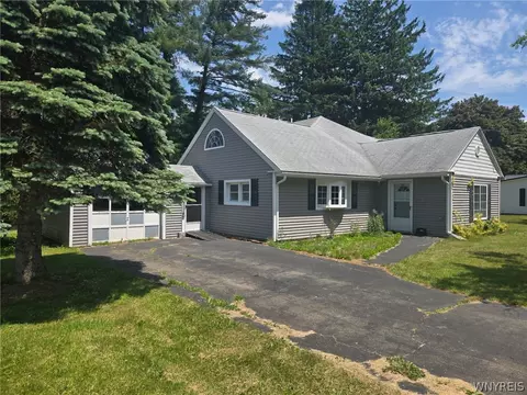 14 Gratton Dr, Bath, NY 14810
