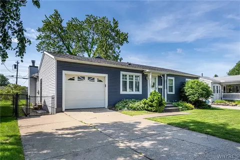 293 Desmond Dr, Tonawanda, NY 14150