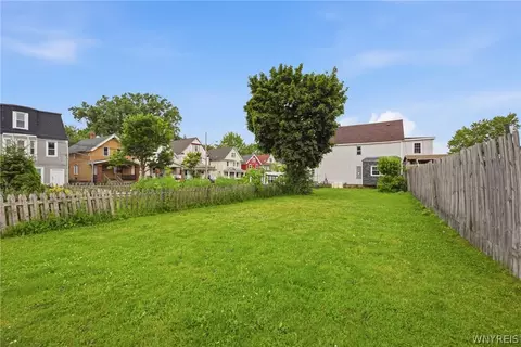 102 Bradley St, Buffalo, NY 14213