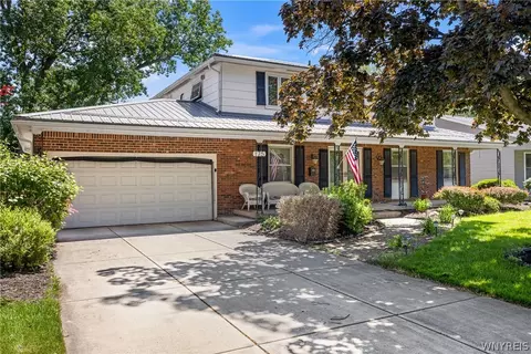 175 Parkhaven Dr, Amherst, NY 14228