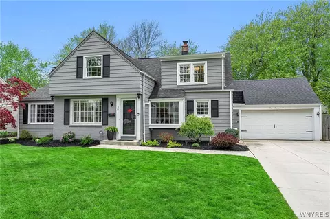 301 Walton Dr, Amherst, NY 14226