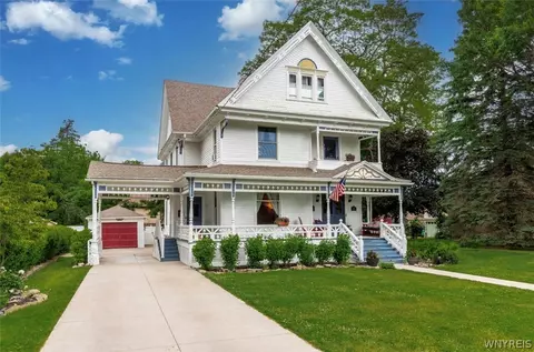 4808 Lewiston Rd, Niagara Falls, NY 14305
