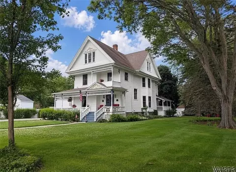 4808 Lewiston Rd, Niagara Falls, NY 14305