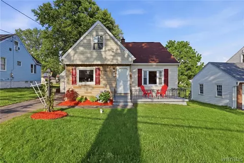 51 Hillcrest Dr, West Seneca, NY 14224
